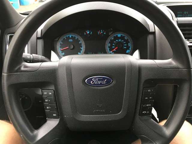 2010 Ford Escape AWD XLT 4dr SUV